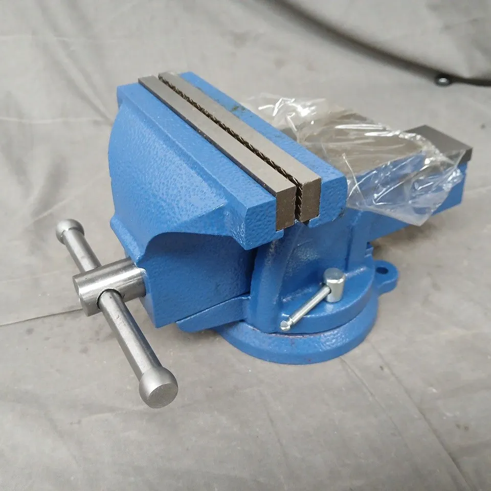 HEAVY DUTY BENCH VICE IN BLUE - COLLECTION ONLY