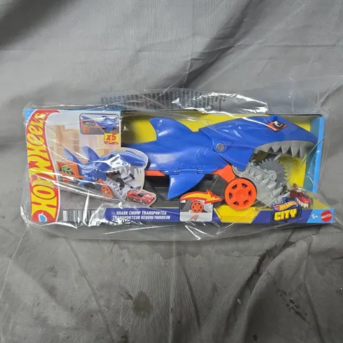 HOT WHEELS CITY SHARK CHOMP TRANSPORTER – BOXED TOY VEHICLE