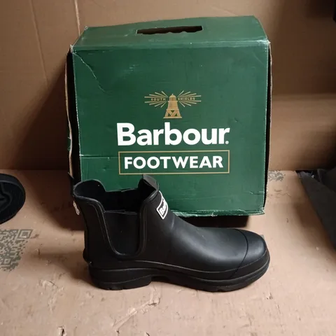 BARBOUR FOOTWEAR BLACK BOOTS β BOXED - UK SIZE 10
