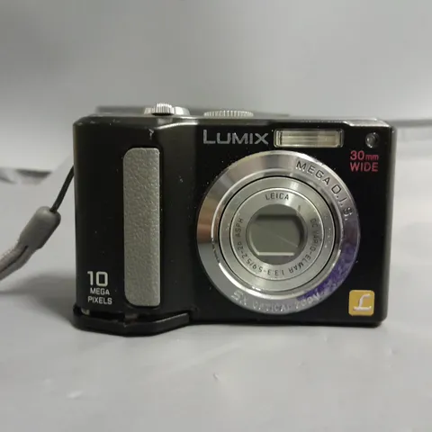 PANASONIC LUMIX DIGITAL CAMERA