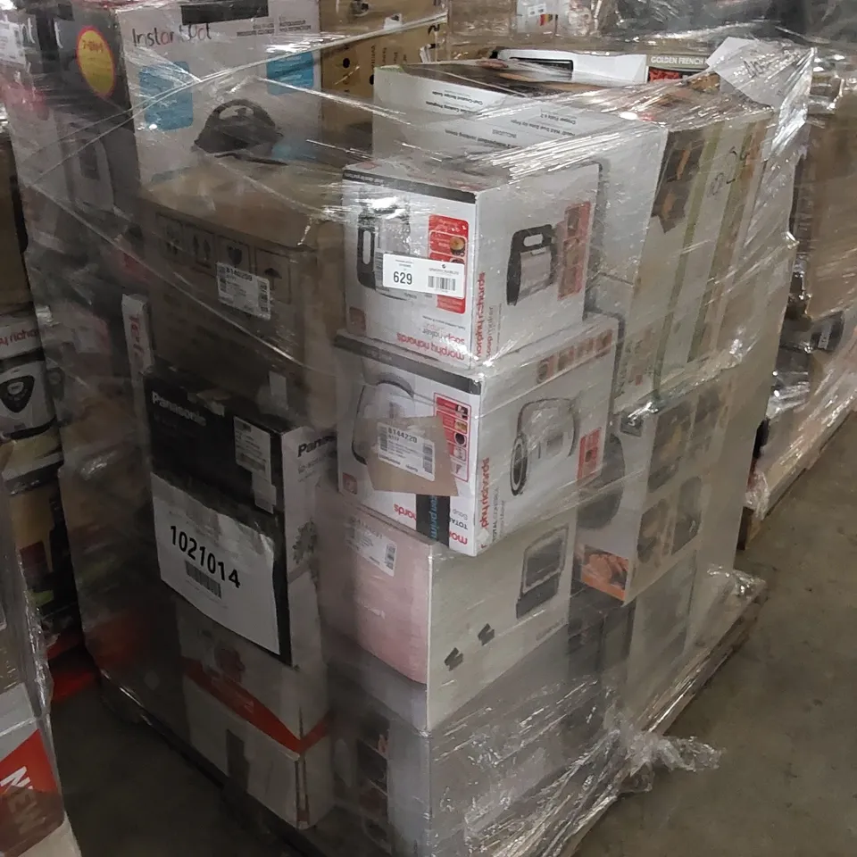 PALLET OF APPROXIMATELY 25 ELECTRONIC AND HOUSEHOLD ITEMS TO INCLUDE 
