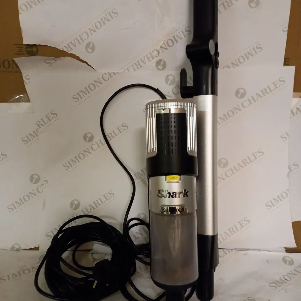 SHARK STRATOS ANTI HAIR WRAP PET PRO VACUUM CLEANER