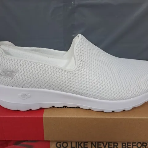 BOXED PAIR OF SKECHERS GO WALK JOY SHOES IN WHITE - UK 8