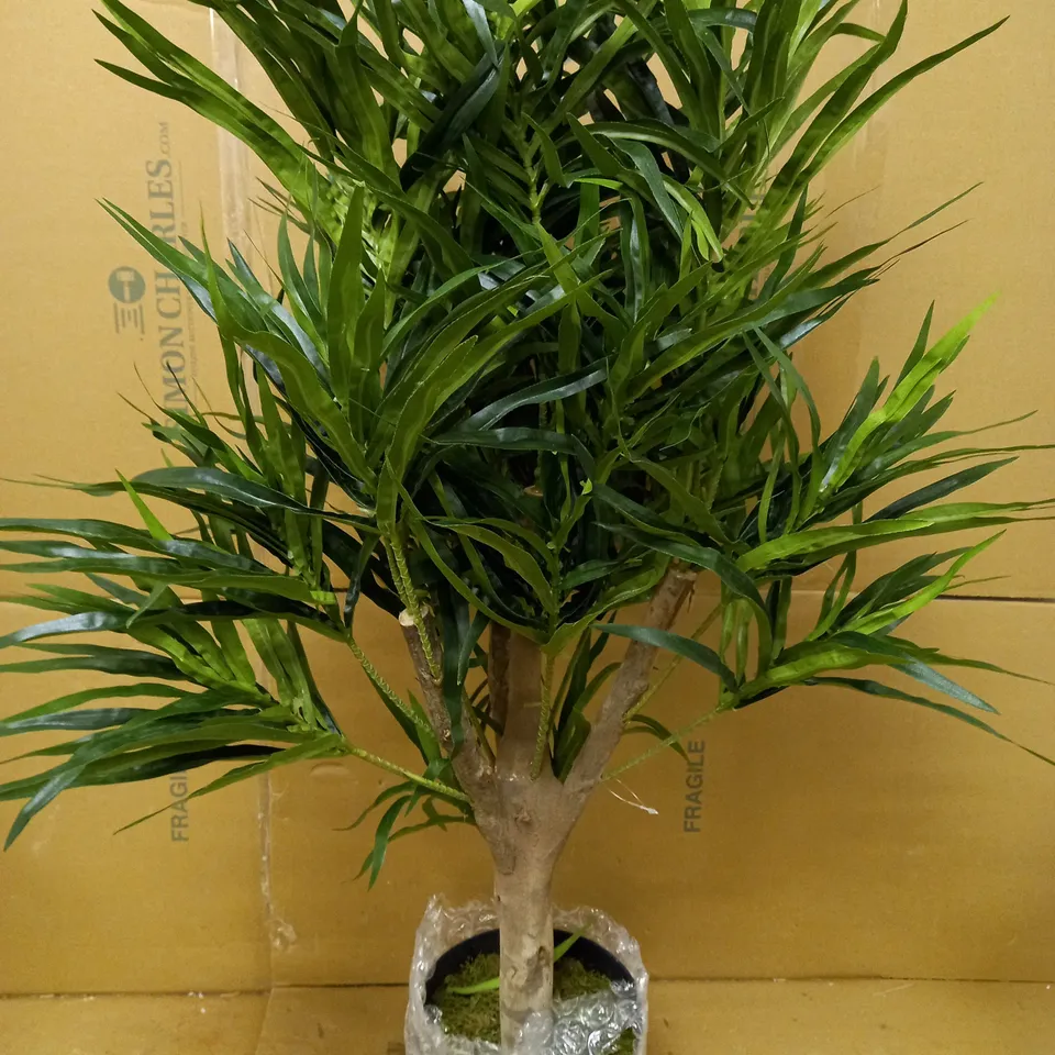LEAF ARTIFICIAL FICUS TREE/PLANT