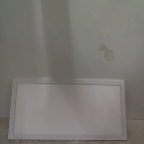 BOXED LEDVANCE PLUS 60 X 30 TURNTABLE - WHITE