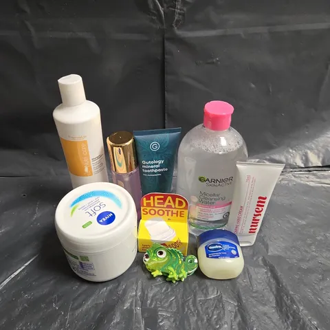 APPROXIMATEY 20 ASSORTED HEALTH AND BEAUTY PRODUCTS TO INCLUDE - NURSEN CARING HAND CREAM - NIVEA SOFT MOISTURISING CREAM - VASELINE JELLY - ETC