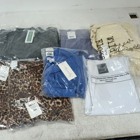 LOT OF APPROXIMATELY 18 ASSORTED CLOTHING ITEMS IN VARIOUS STYLES AND SIZES