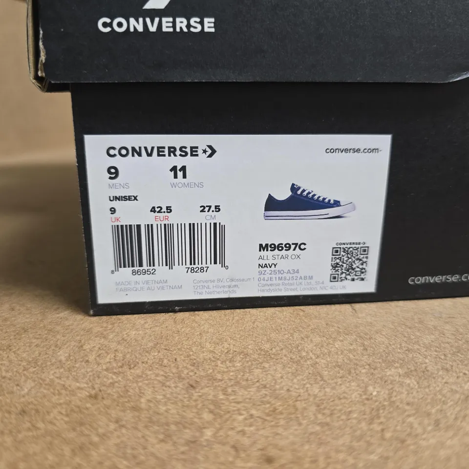 BOXED PAIR OF CONVERSE ALL STAR OX NAVY TRAINERS – UK SIZE 9