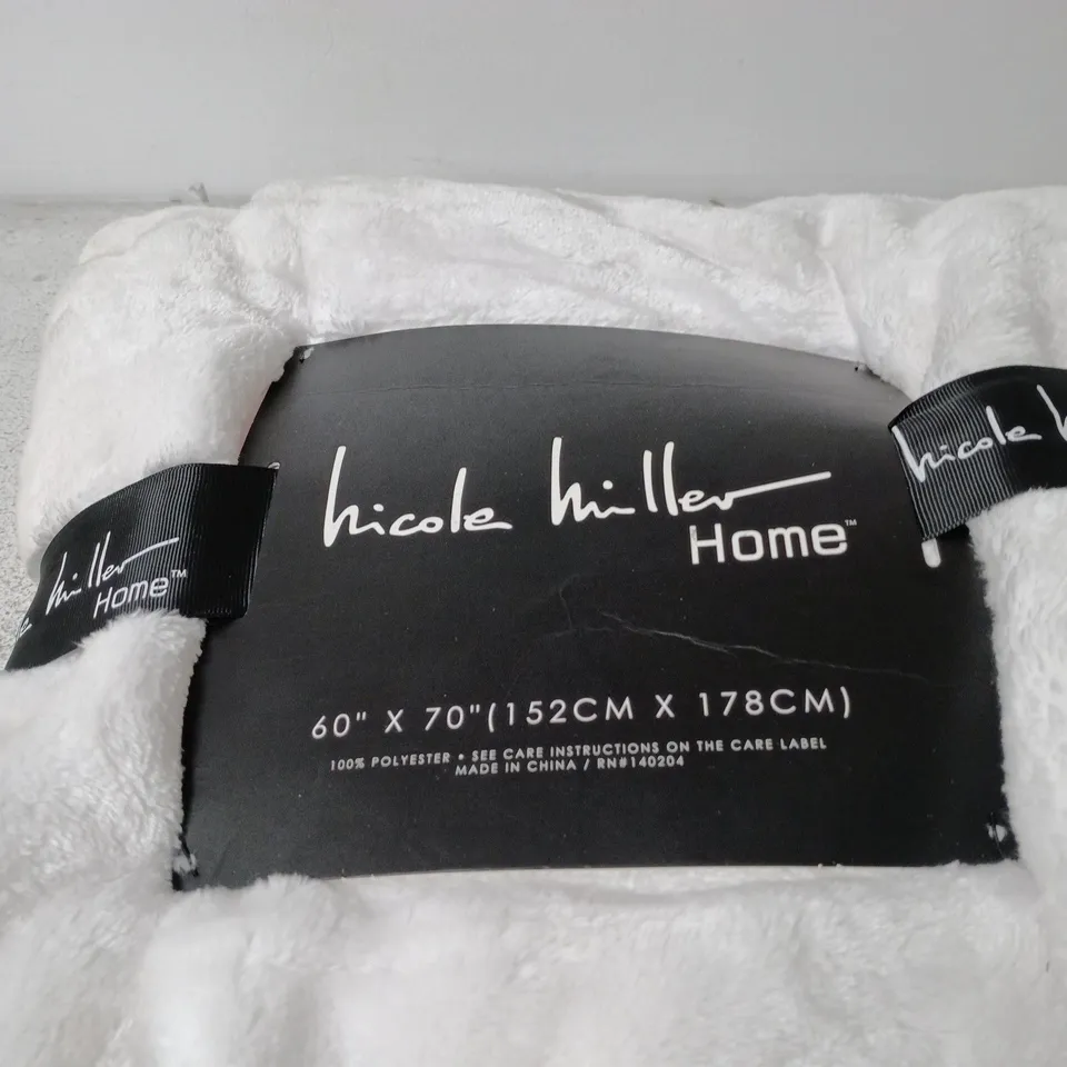 NICOLE MILLER HOME 60 X 70IN THROW BLANKET (152CM X 178CM)