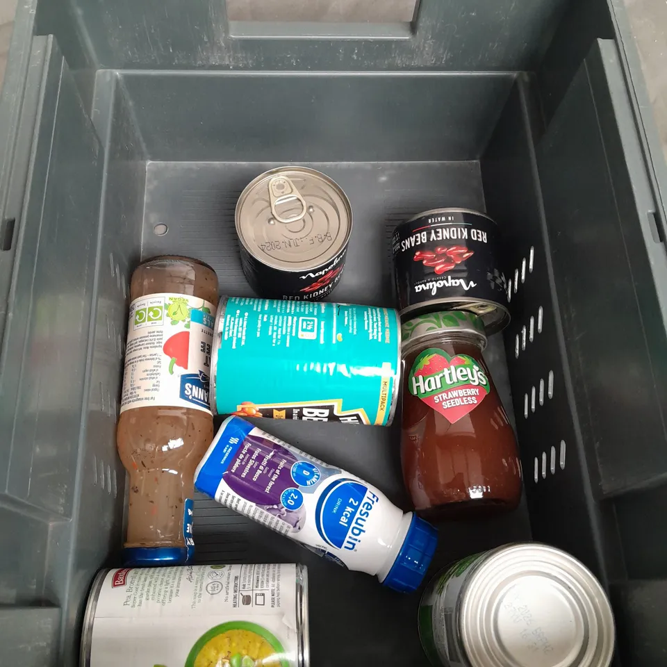 14 ASSORTED FOOD ITEMS TO INCLUDE 2 PACK OF BLUE DRAGON SWEET CHILLI SAUCE, HEINZ BEANS, HARTLEYS STRAWBERRY JAM, ROBINSONS IMMUNITY SQUASH AND HEINZ WORCESTER SAUCE - COLLECTION ONLY
