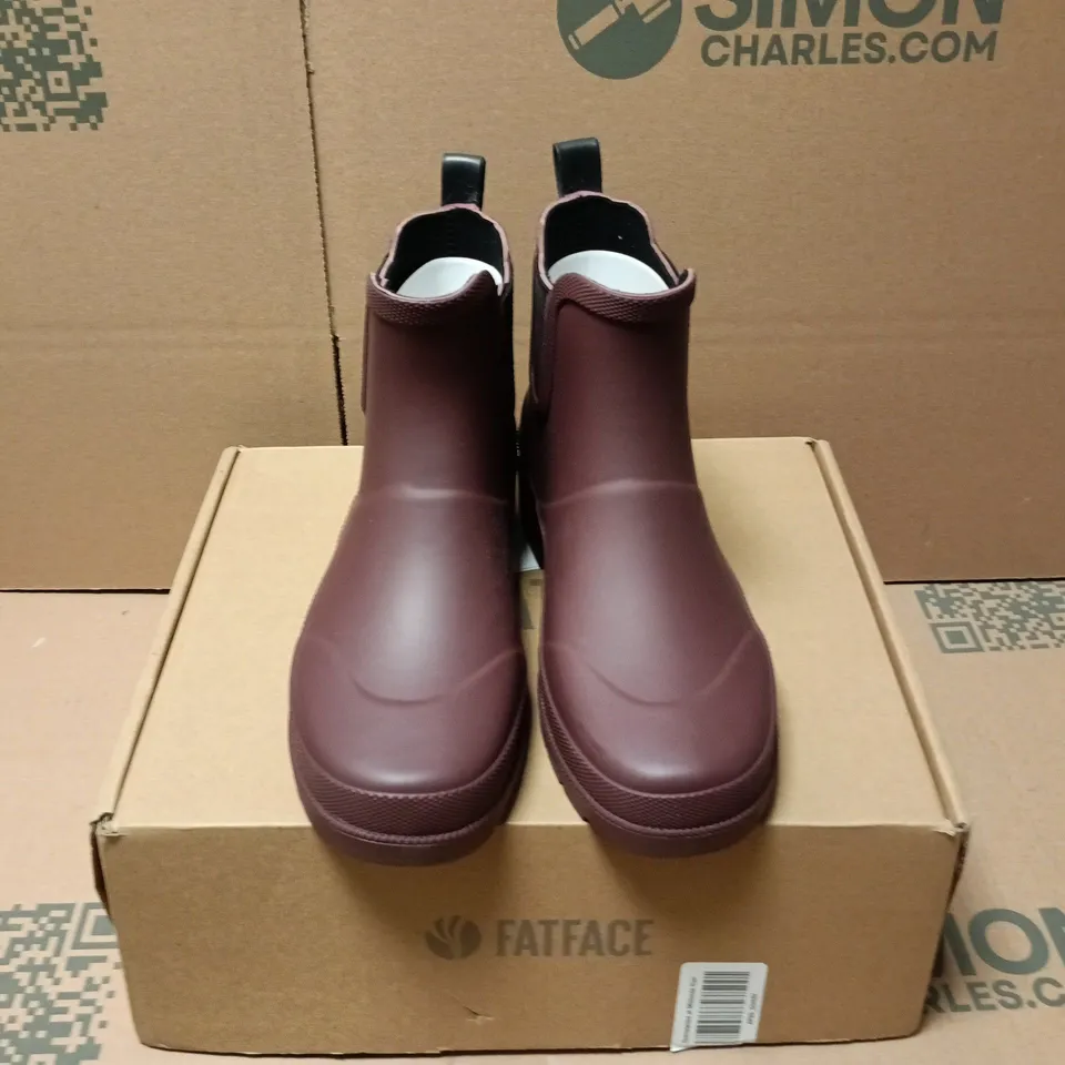 BOXED PAIR OF FATFACE RUBBER ANKLE WELLY IN MAROON - UK 6