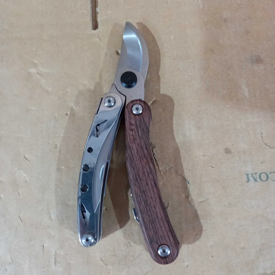 GRUMPY GARDENER MULTI-TOOL