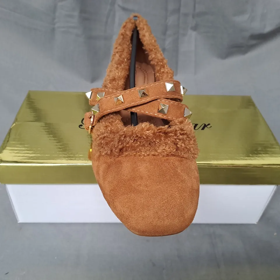 BOX OF APPROXIMATELY 10 PAIRS OF BELLA STAR SHOES IN BROWN IN VARIOUS SIZES