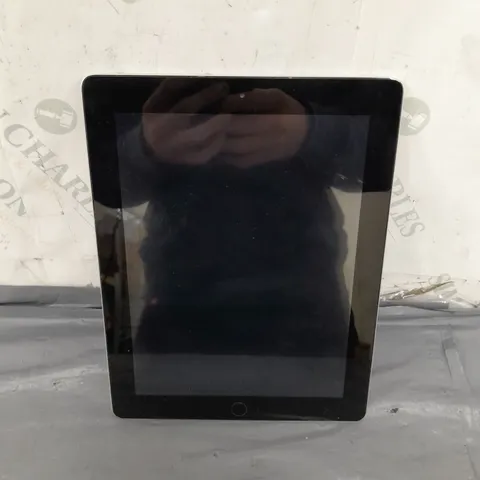 APPLE IPAD A1458 (4TH GEN) TABLET