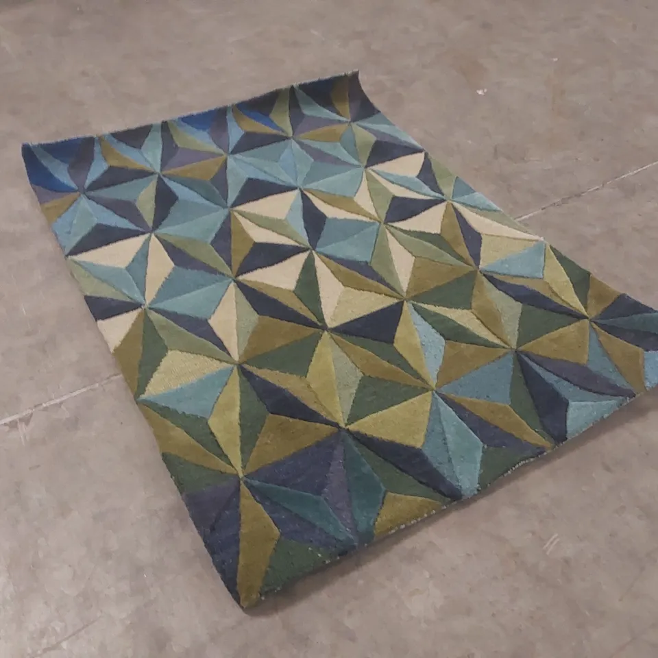 QUALITY DESIGNER AREA RUG - APPROXIMATELY 170 x 120cm