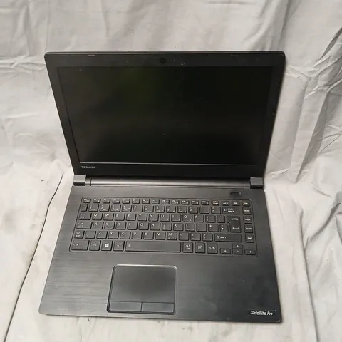 TOSHIBA SATELLITE PRO R40-C LAPTOP