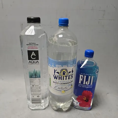 APPROXIMATELY 5 ASSORTED DRINKS ITEMS TO INCLUDE - FIJI WATER , R WHITES LEMONADE DIET , AQUA CARPATICA 