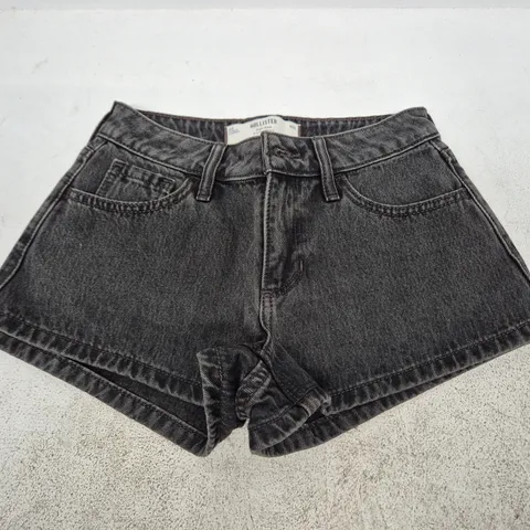 HOLLISTER HIGH-RISE A-LINE SHORT DENIM SHORTS – UK4 (US 00)