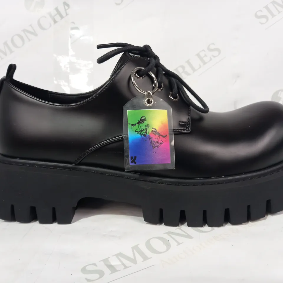 BOXED PAIR OF KOI DEACONS OF THE DEEP SHOES IN BLACK SIZE 6
