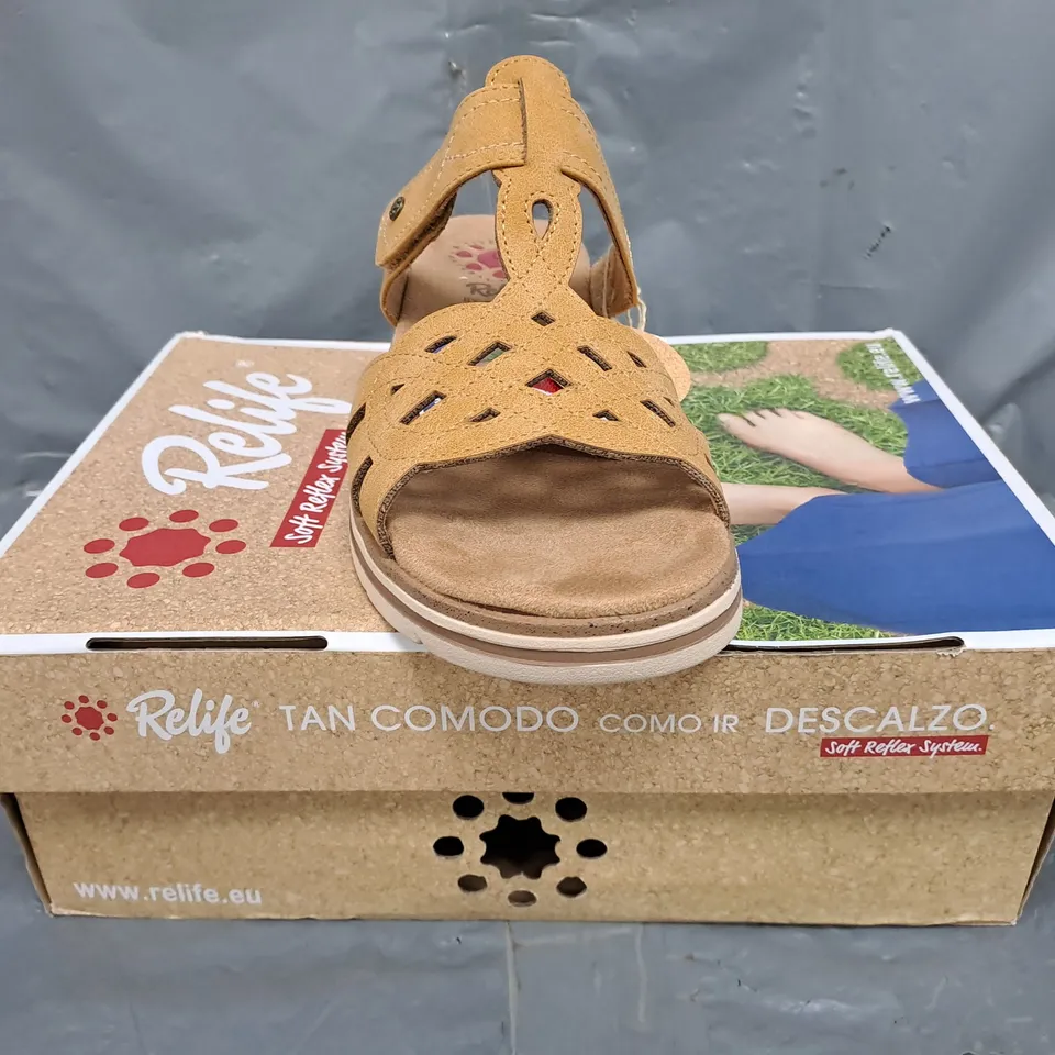 BOXED PAIR OF RELIFE SANDALS IN TAN SIZE EU 41