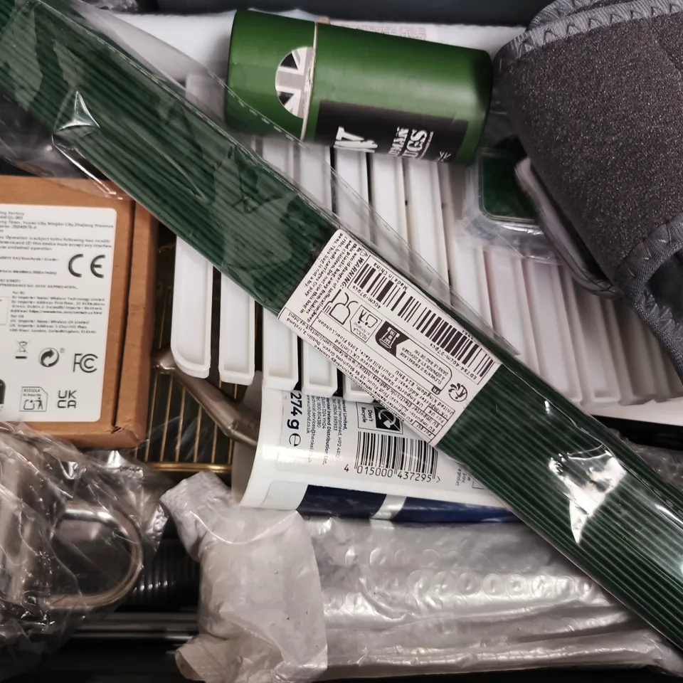 APPROXIMATELY 10 ASSORTED HOUSEHOLD ITEMS TO INCLUDE SPECIAL DESCALER, BALL POINT PENS, COMBINATION PADLOCK, ETC