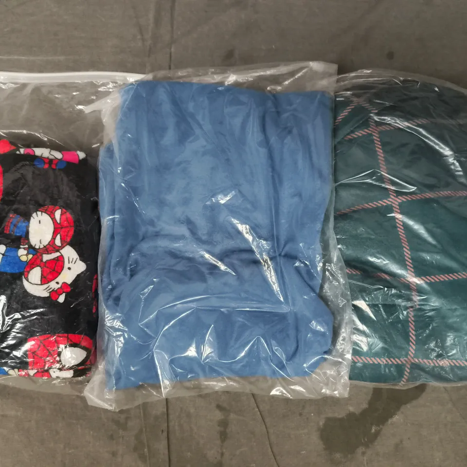 APPROXIMATELY 20 ASSORTED CLOTHING AND FASHION PRODUCTS IN VARIOUS STYLES AND SIZES - COLLECTION ONLY