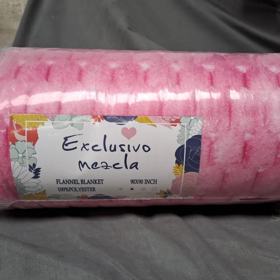 EXCLUSIVE MEACLA FLANNEL BLANKET - PINK - 90" X 90"