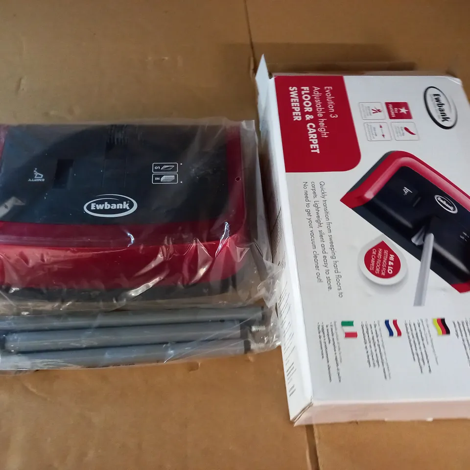 BOXED EVOLUTION FLOOR AND CARPET SWEEPER