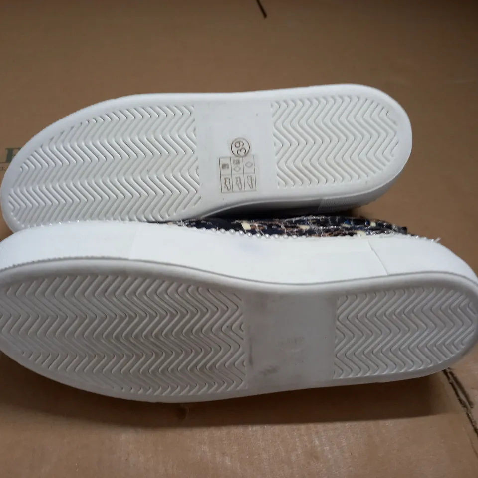 PAIR OF MISS KG KURT GEIGER FABRIC SNEAKERS - 39