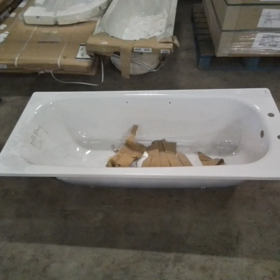 TWYFORD PORCELAIN ENAMEL BATH IN WHITE 