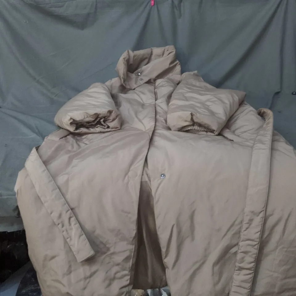 GEORGE BEIGE PUFFER COAT – UK 20-22 (EU 48-50)