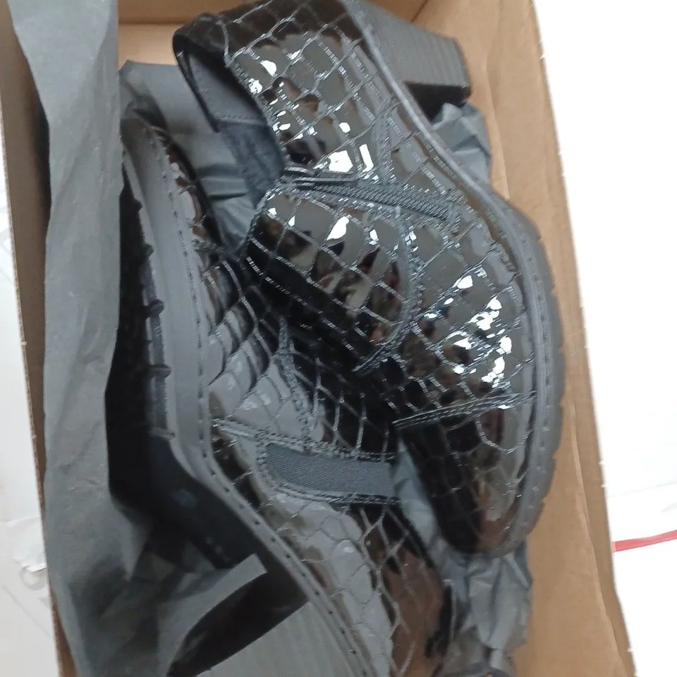 BOXED RIEKER LOW HEELED SHOE BOOTS, BLACK CROC - SIZE 4