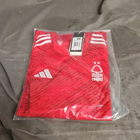 ADIDAS NOTTINGHAM FOREST FC HOME JERSEY IN RED SIZE 13-14YRS