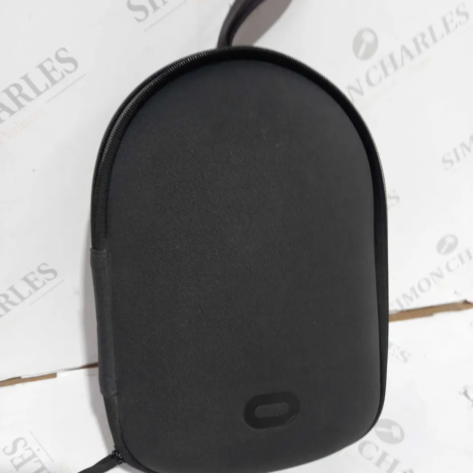 OCULUS QUEST OFFICIAL TRAVEL CASE (VR TECH)