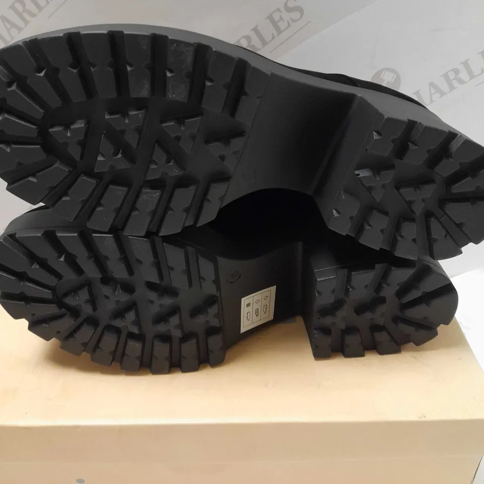 KOI REI CHUNKY BLACK SUEDE SHOES - SIZE 6