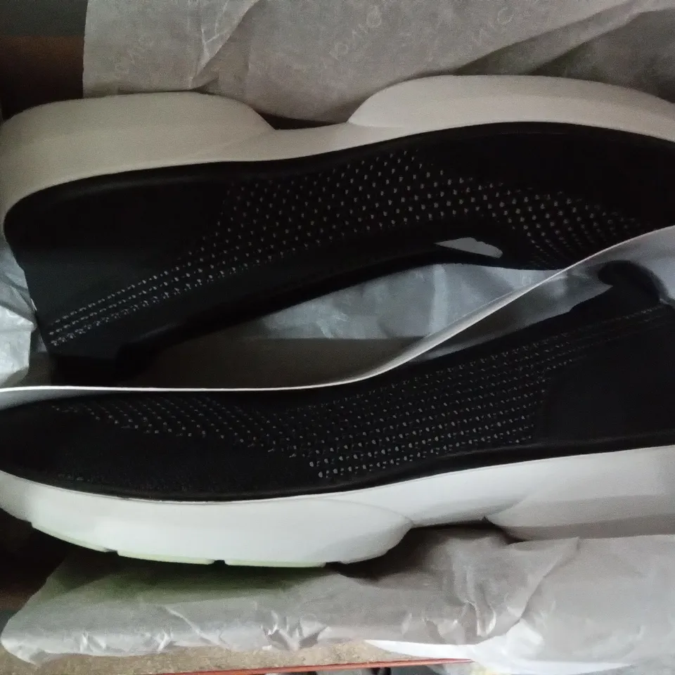 BOX CONTAINING 6 PAIRS OF VIONIC SHOES INCLUDING 4 × KALLIE BALRNA SUN 2 × SIZE 5.5 2 × SIZE 6.5, KALLIE BALRNA BLACK SIZE 8, CHERYL LOAFERS WHEAT SIZE 7