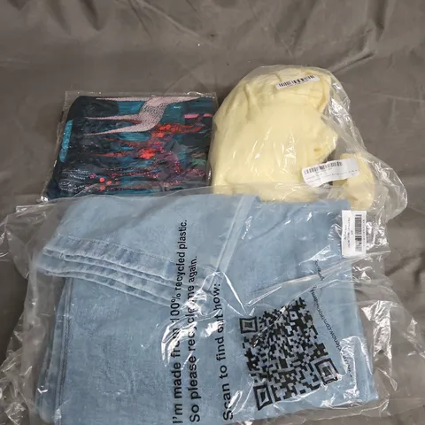 APPROXIMATELY 25 ASSORTED CLOTHING AND FASHION PRODUCTS IN VARIOUS STYLES AND SIZES - COLLECTION ONLY
