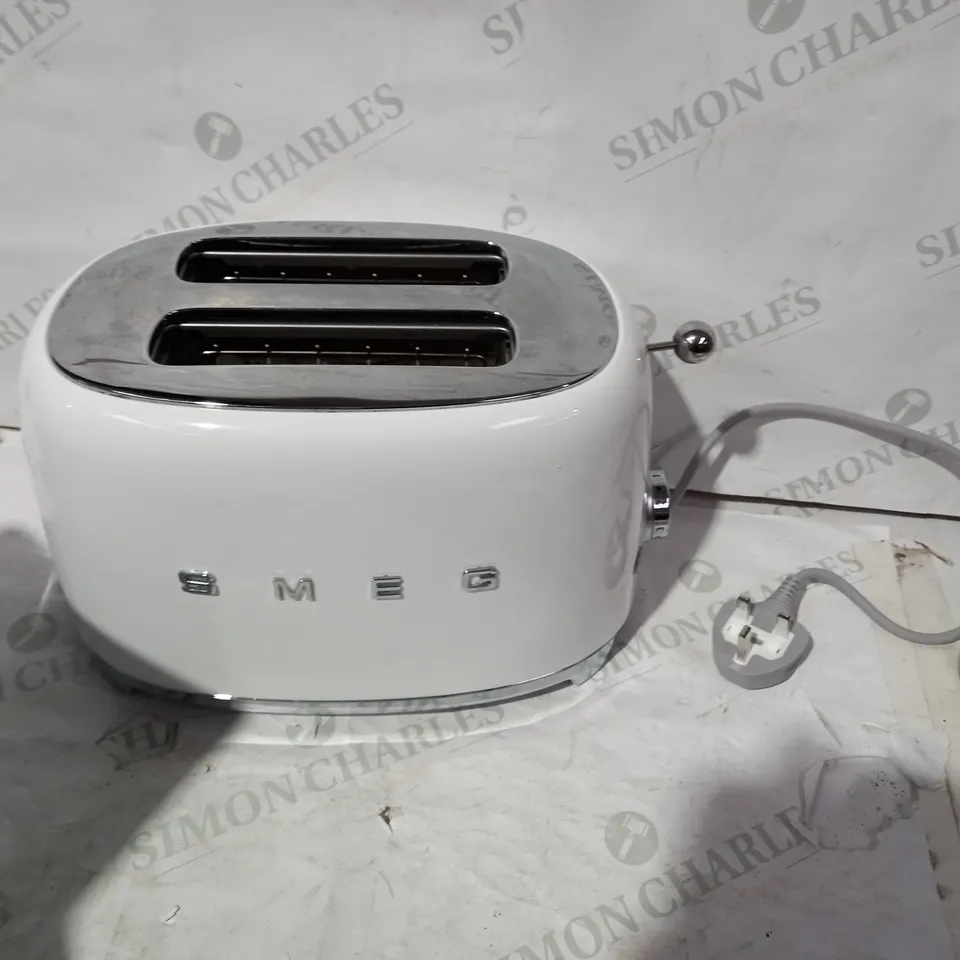 BOXED SMEG WHITE 2-SLICE TOASTER