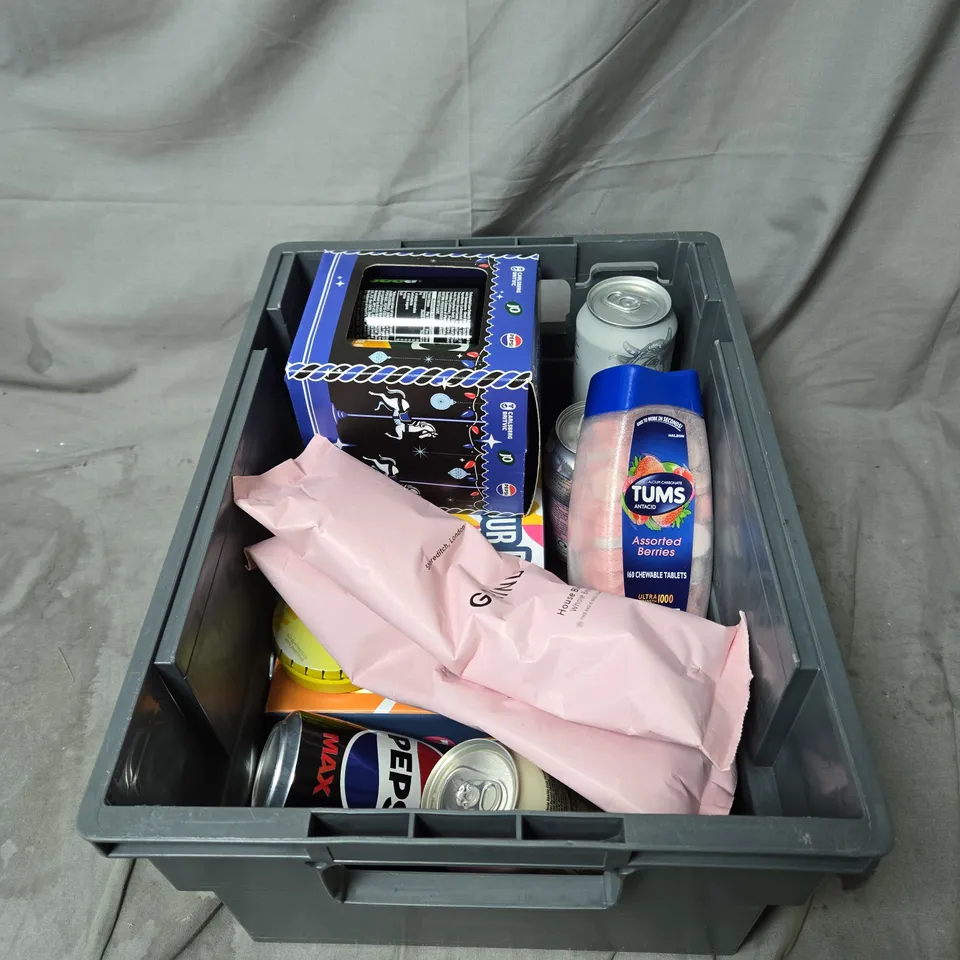 APPROXIMATELY 10 ASSORTED ITEMS OF FOOD AND DRINK INCLUDING CARLSBERG BRITVIC SET (LIPTON/TANGO/7 UP), TUMS ANTACID, POTTS BEEF STOCK AND GRIND HOUSE BLEND WHOLE BEAN COFFEE