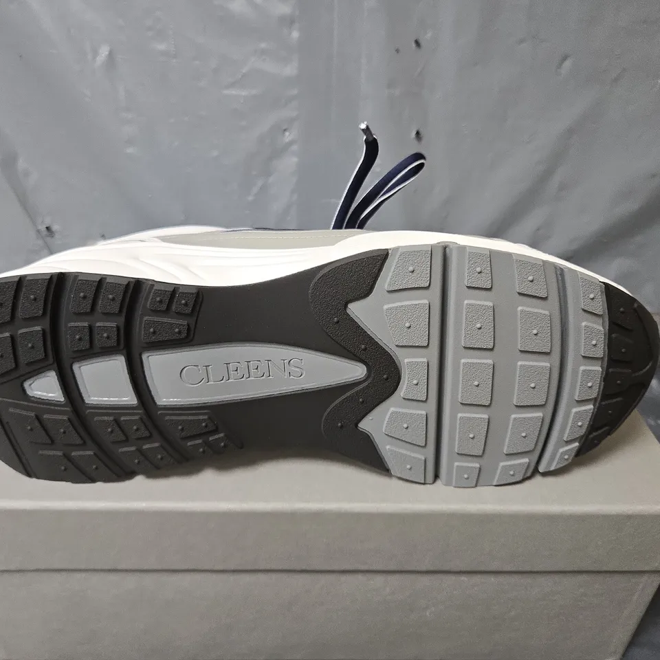 BOXED PAIR OF CLEENS PULSE RUNNER TRAINERS IN MIDNIGHT BLUE - UK 9