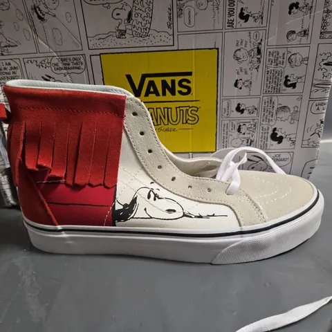 VANS PEANUTS SK8-HI REISSUE TRAINERS - UK 6