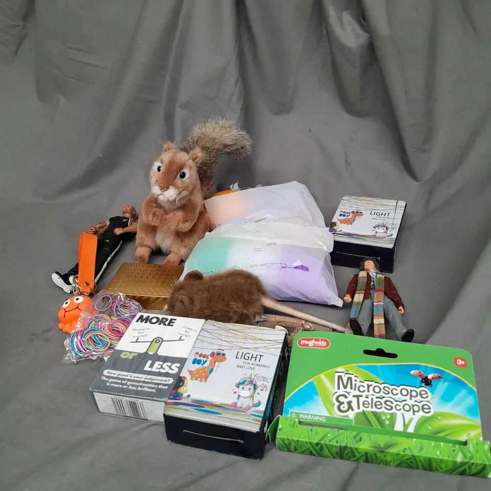 APPROXIMATELY 10 ASSORTED TOYS AND GAMES TO INCLUDE ACTION FIGURES, TEDDIES AND MICROSCOPE