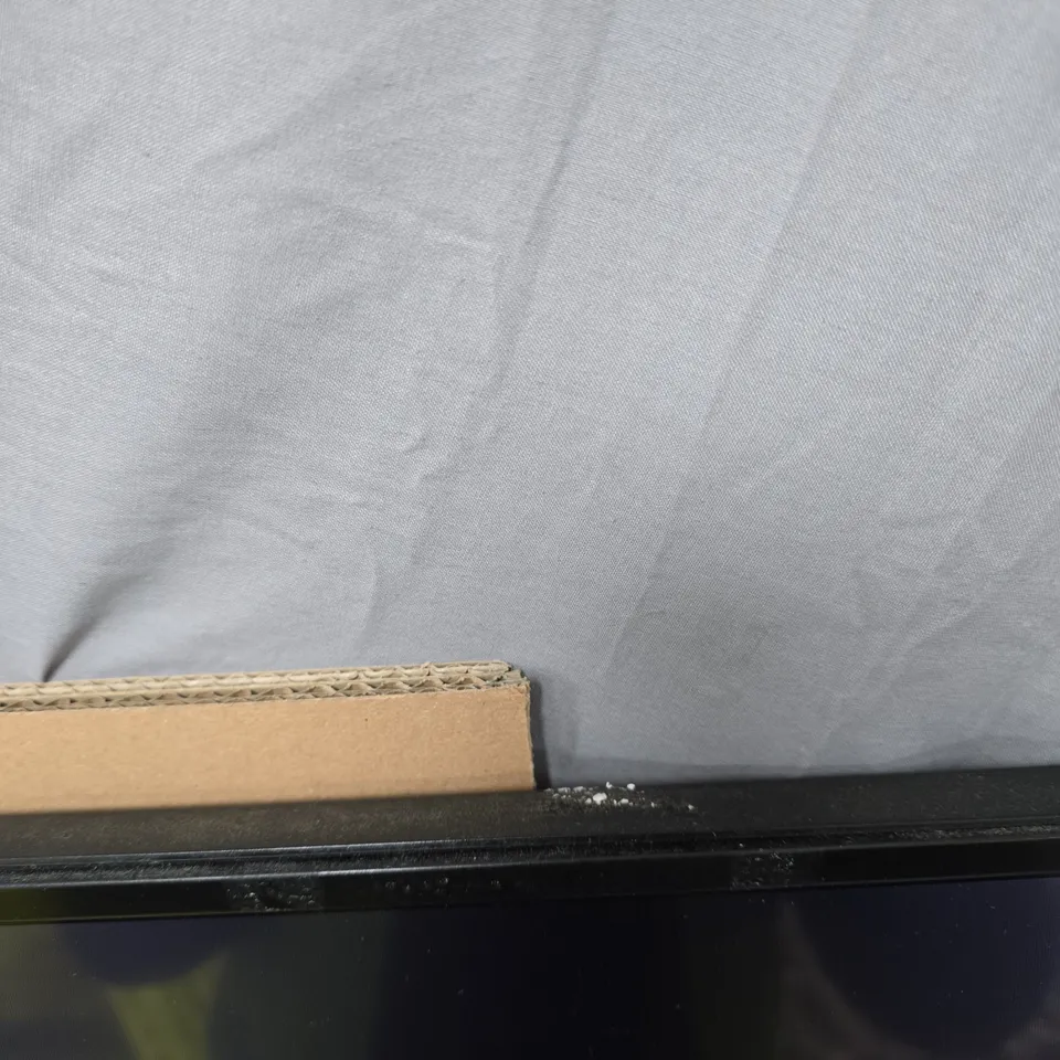 LG  PROFESSIONAL DISPLAY POWERS ON