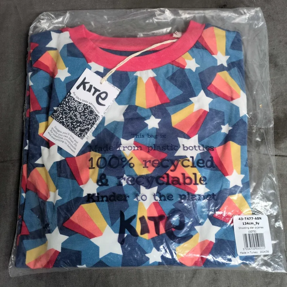 BAGGED KITE SHOOTING STAR PJ'S FOR KIDS - 134CM 9 YRS