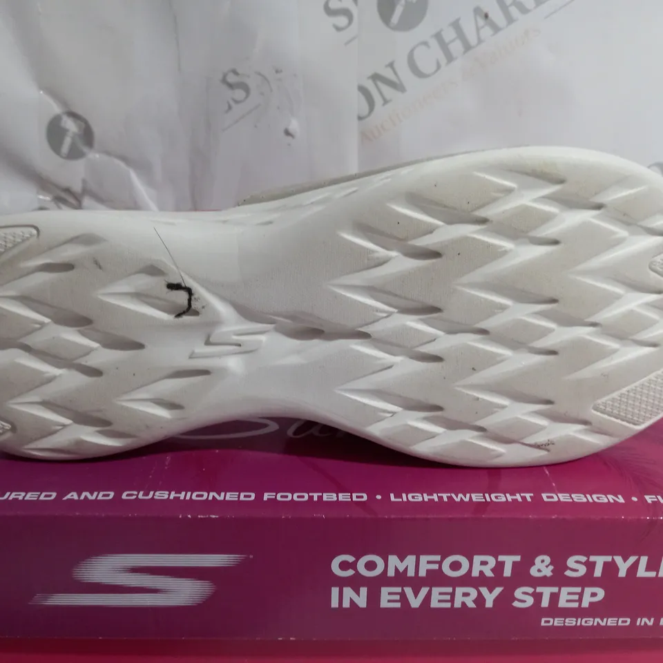 SKETCHERS GO WALK 600 SANDAL - TAUPE SIZE 7