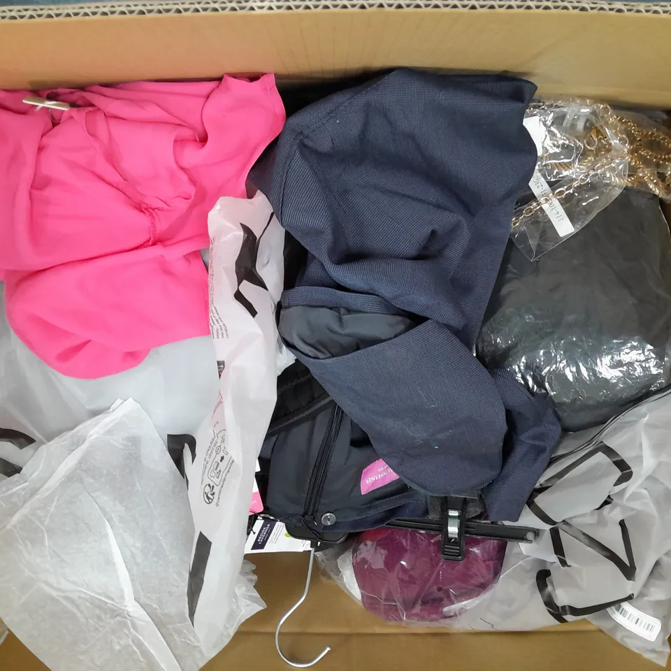 BOX OF APPROXIMATELY 25 ASSORTED CLOTHING ITEMS TO INCUDE - JUMPER  , JEANS  ,BRAS , BAG   ETC