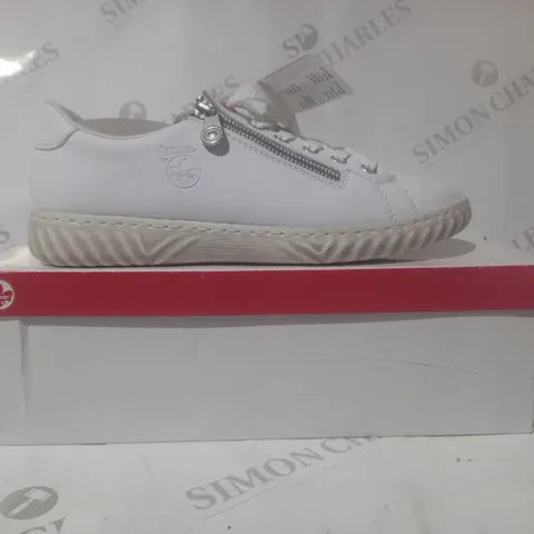 BOXED PAIR OF RIEKER ZIP TRAINERS IN WHITE SIZE 6