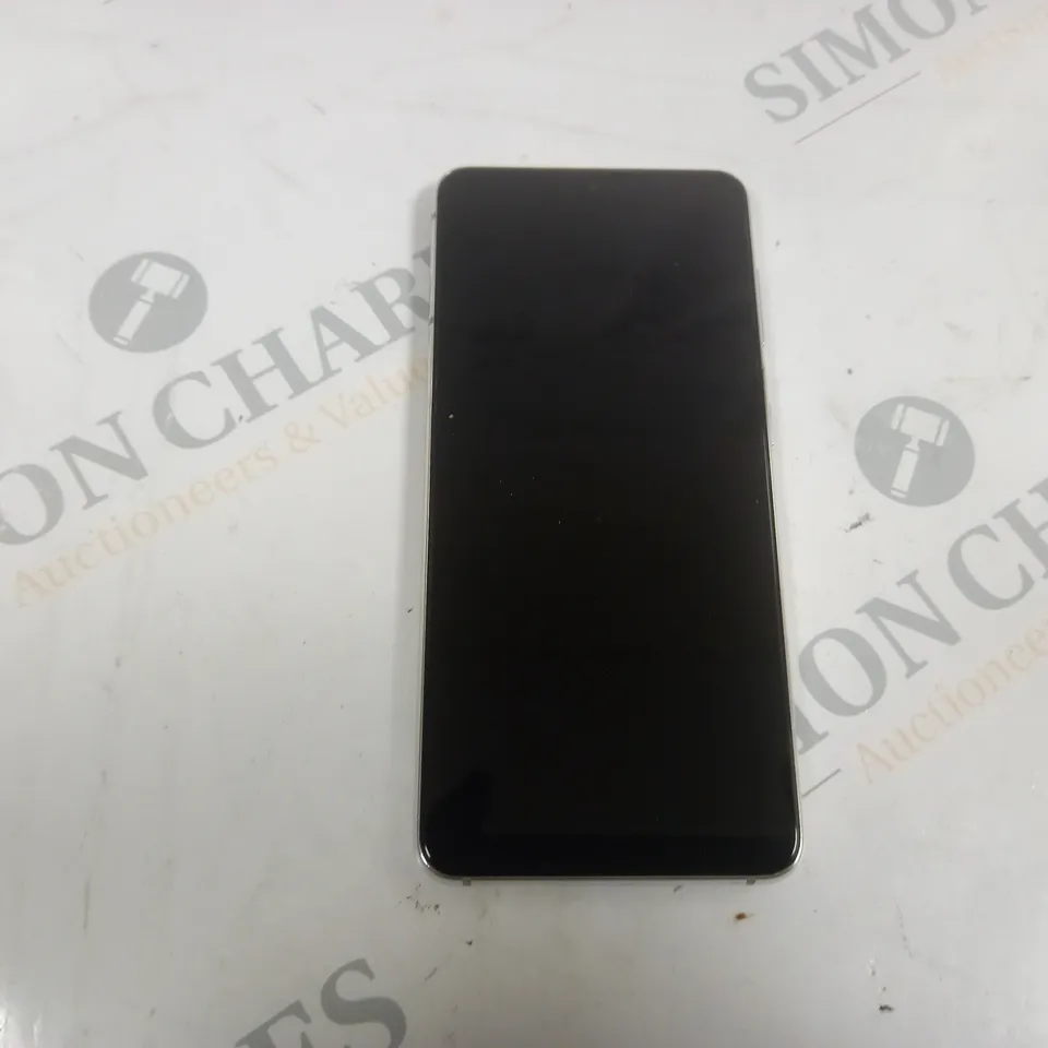 SAMSUNG S22