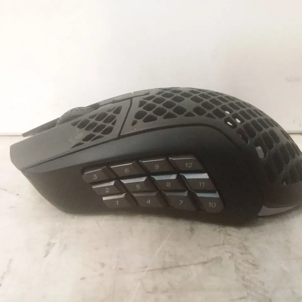 BOXED STEELSERIS AEROX 9 WIRELESS MOUSE