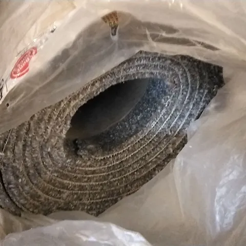 ROLL OF QUALITY APOLLO PLUS CINDER GREY CARPET APPROXIMATELY 4.5M Γ4M